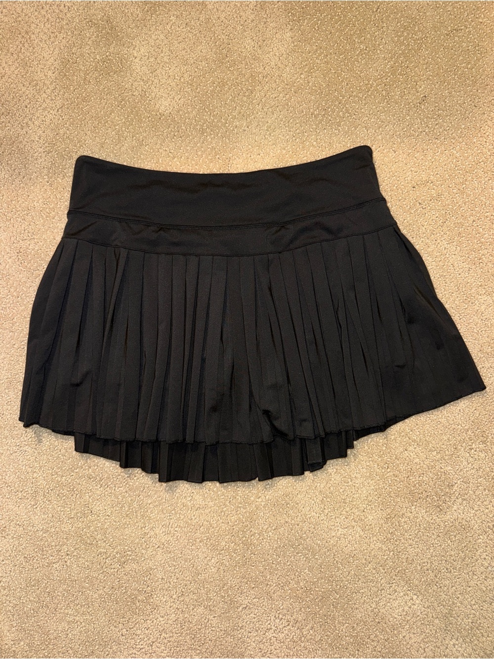 Gold Hinge Black Pleated Tennis Skirt